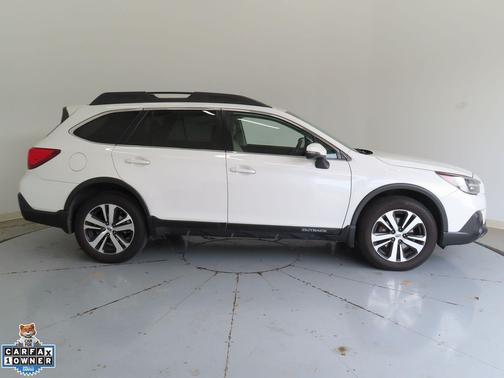 Crystal White Pearl 2019 Subaru Outback 3.6R Limited