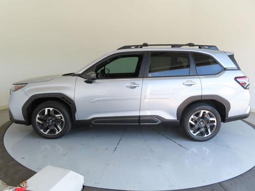 Ice Silver Metallic 2025 Subaru Forester Limited