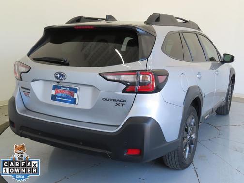 Ice Silver Metallic 2024 Subaru Outback Onyx Edition XT