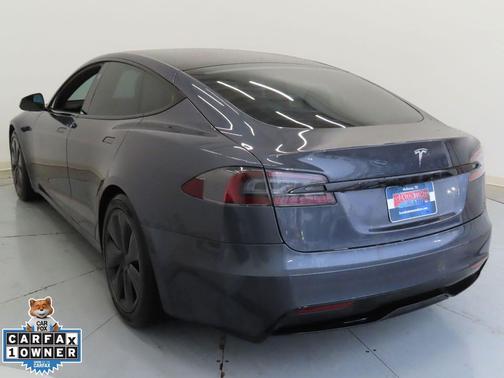 2022 Tesla Model S Base