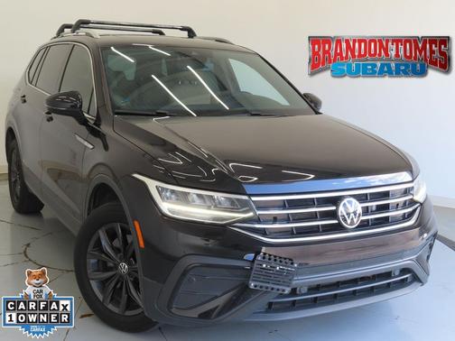 Deep Black Pearl 2024 Volkswagen Tiguan 2.0T SE