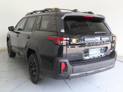 Crystal Black Silica 2026 Subaru Outback Wilderness