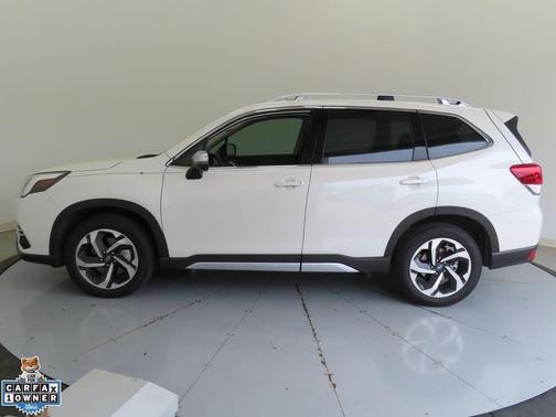 Crystal White Pearl 2023 Subaru Forester Touring