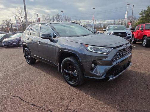 2019 Toyota RAV4 Hybrid SE