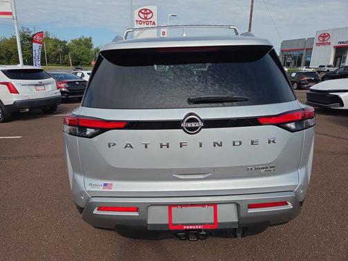 2023 Nissan Pathfinder Platinum 4WD