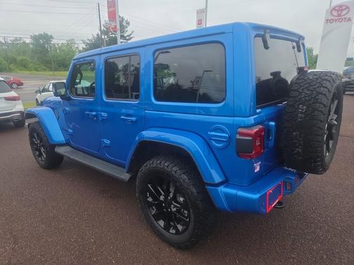 Hydro Blue Pearlcoat 2022 Jeep Wrangler Unlimited High Altitude 4x4