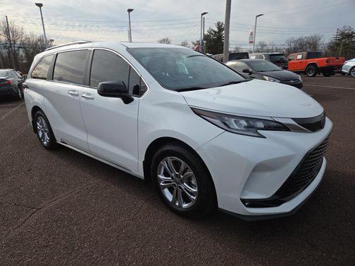 2023 Toyota Sienna XSE 7 Passenger