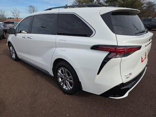 2023 Toyota Sienna XSE 7 Passenger