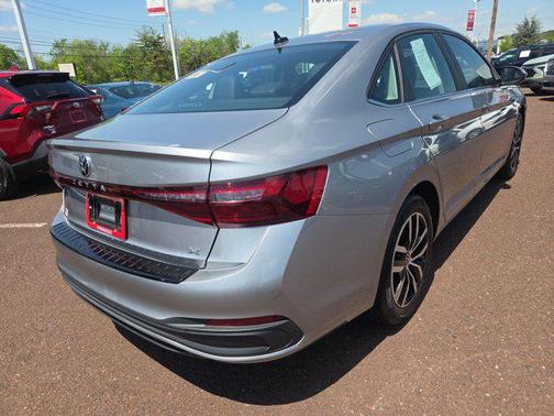 Pyrite Silver Metallic 2025 Volkswagen Jetta 1.5T SE