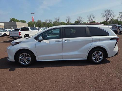 2025 Toyota Sienna XLE 7 Passenger