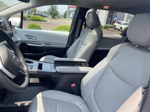 2025 Toyota Sienna XLE 7 Passenger