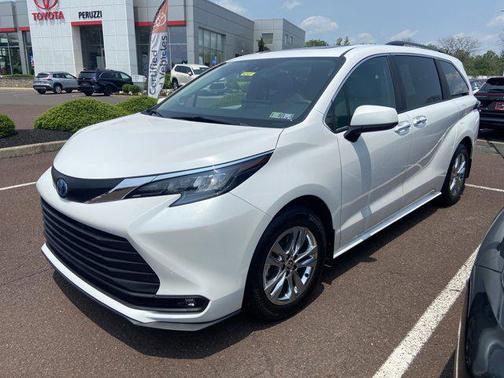 2025 Toyota Sienna XLE 7 Passenger
