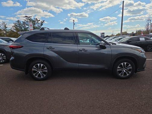 2021 Toyota Highlander Hybrid XLE