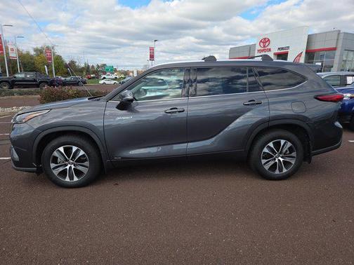 2021 Toyota Highlander Hybrid XLE