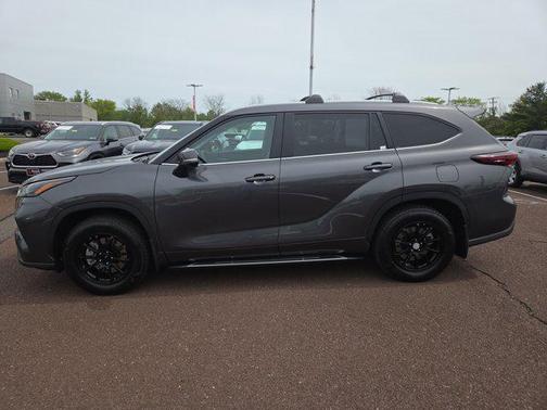 2024 Toyota Highlander Hybrid XLE