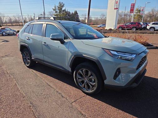 2022 Toyota RAV4 Hybrid XLE Premium