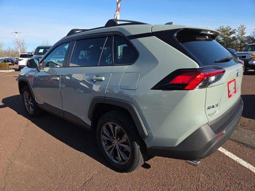 2022 Toyota RAV4 Hybrid XLE Premium