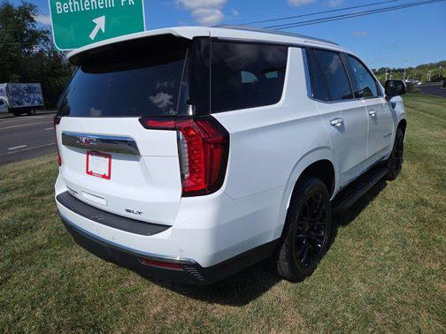 2022 GMC Yukon SLT