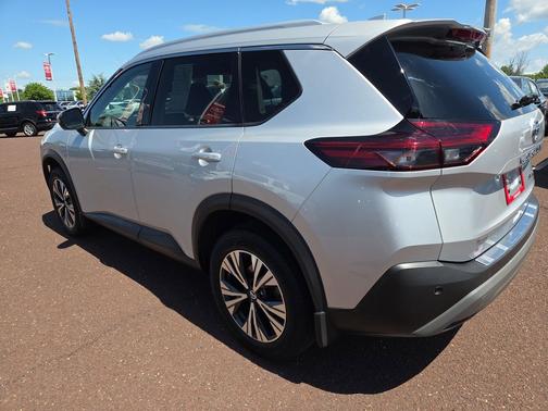 Brilliant Silver Metallic 2021 Nissan Rogue SV
