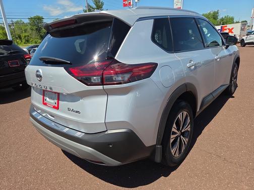 Brilliant Silver Metallic 2021 Nissan Rogue SV
