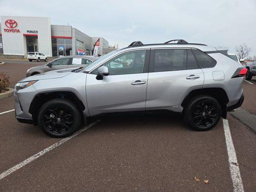 2023 Toyota RAV4 Hybrid SE