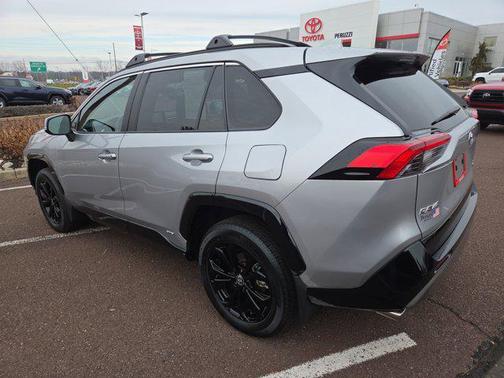 2023 Toyota RAV4 Hybrid SE