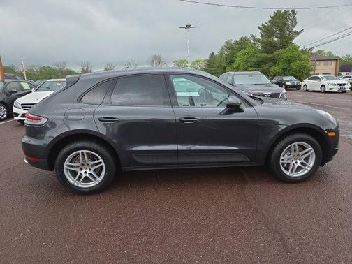 2021 Porsche Macan Base