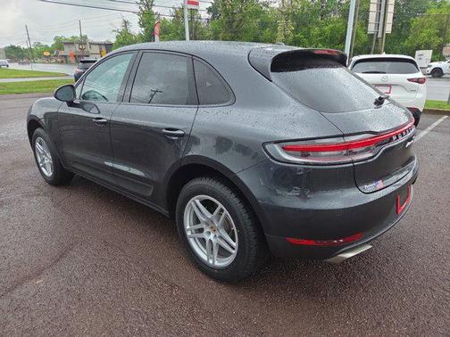 2021 Porsche Macan Base