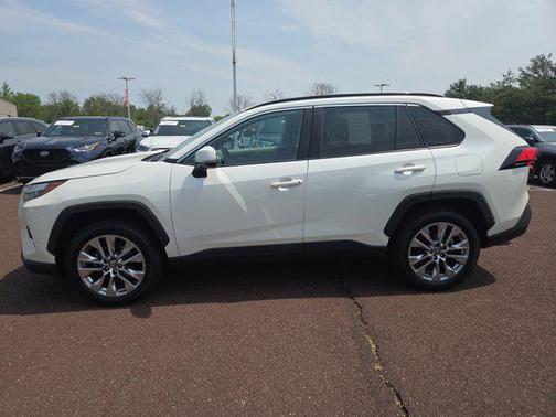 2022 Toyota RAV4 XLE Premium