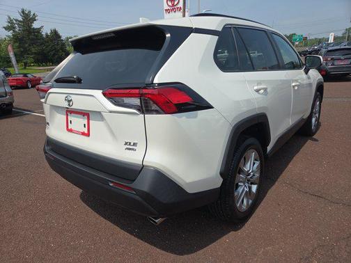 2022 Toyota RAV4 XLE Premium
