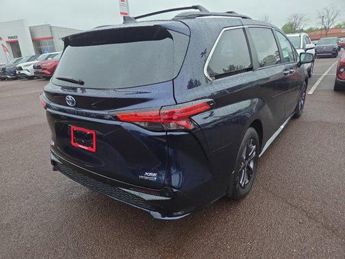 2024 Toyota Sienna XSE 7 Passenger