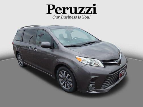 2020 Toyota Sienna XLE