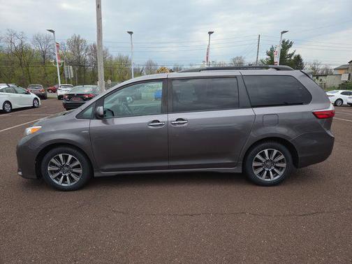 2020 Toyota Sienna XLE
