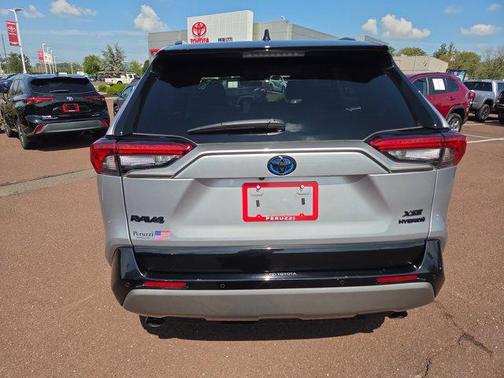 2023 Toyota RAV4 Hybrid SE