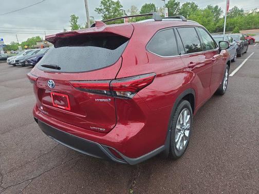 2022 Toyota Highlander Hybrid Limited