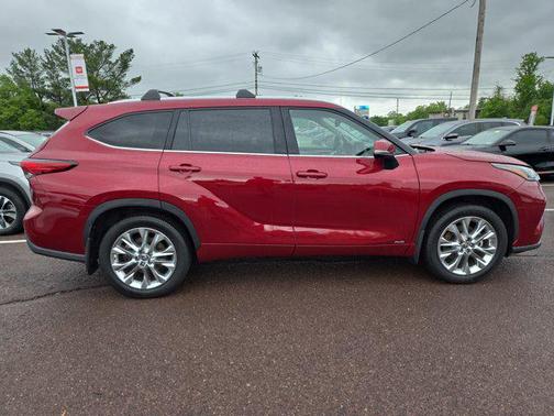 2022 Toyota Highlander Hybrid Limited