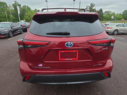 2022 Toyota Highlander Hybrid Limited