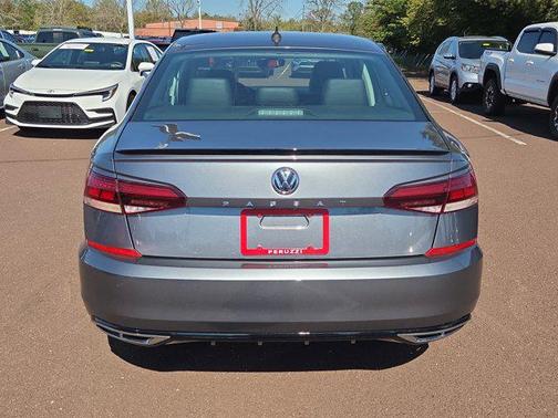2020 Volkswagen Passat 2.0T R-Line