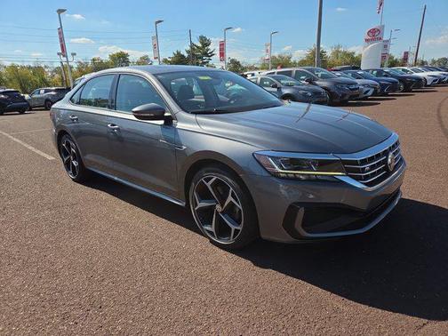 2020 Volkswagen Passat 2.0T R-Line