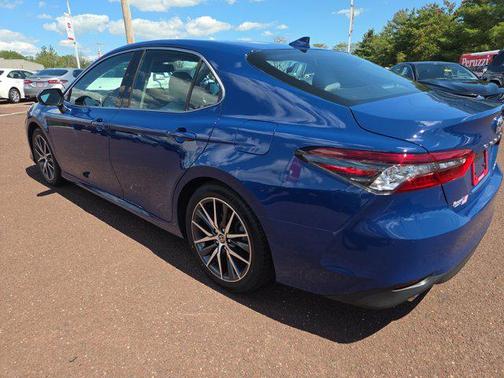 2023 Toyota Camry Hybrid XLE