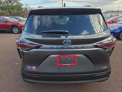 2025 Toyota Sienna XLE