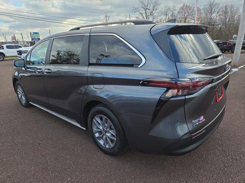 2025 Toyota Sienna XLE