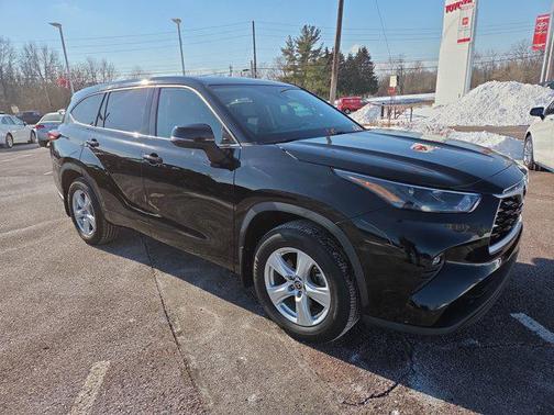 2022 Toyota Highlander LE