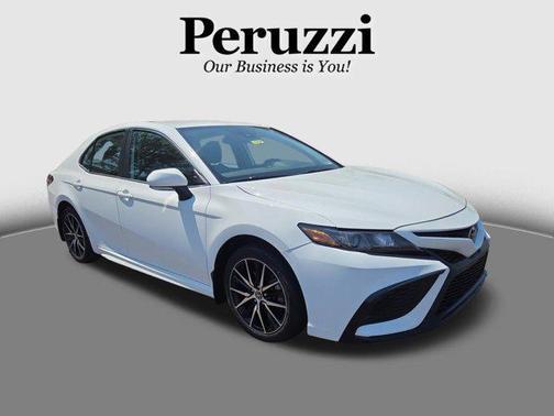 Ice Cap 2024 Toyota Camry SE