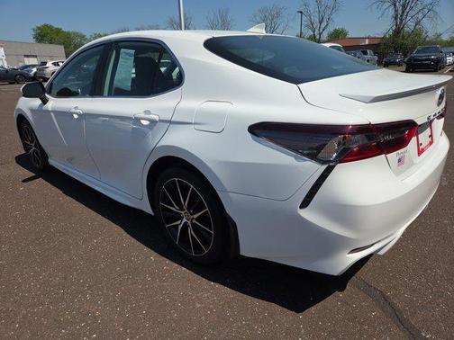 Ice Cap 2024 Toyota Camry SE