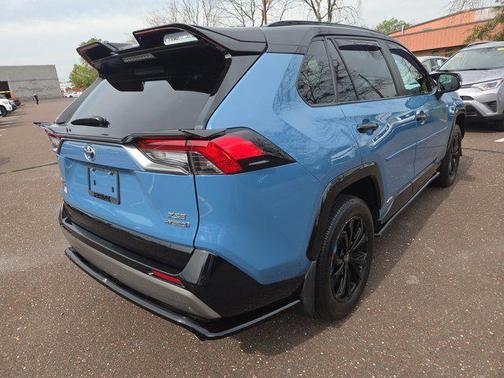 2022 Toyota RAV4 Hybrid SE