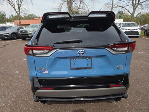 2022 Toyota RAV4 Hybrid SE