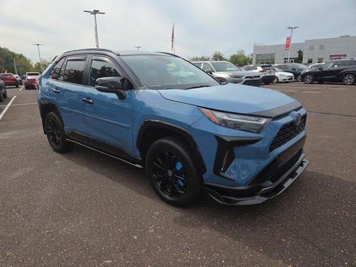 2022 Toyota RAV4 Hybrid SE