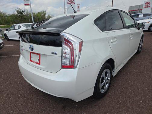 White 2015 Toyota Prius Two