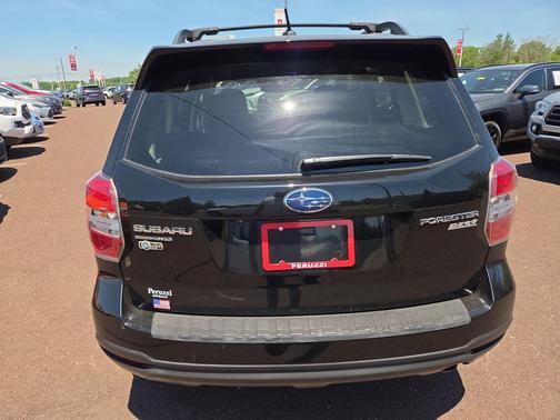 Crystal Black Pearl 2015 Subaru Forester 2.5i Touring